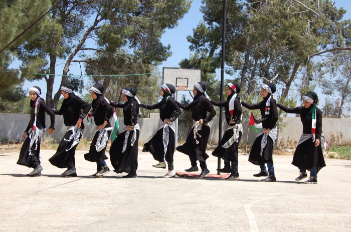 صورة من يومٍ مفتوح لمدرسة سيرك فلسطين في جنين، 2012
