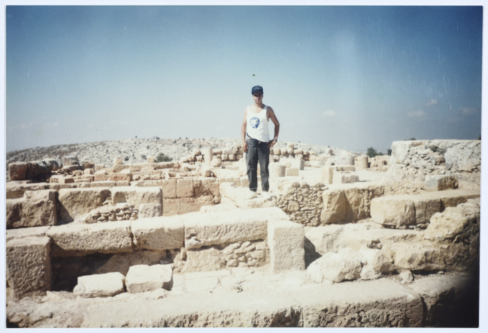 كشافة قرية عابود في زيارة إلى أحد المواقع الأثرية