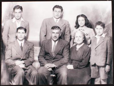 صورة لعائلة وداد قعوار، القدس، 1940-1949