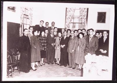 خريجو الجامعة الأمريكية في بيروت في إحدى الاحتفالات، لبنان، 1954