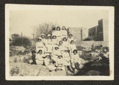 عصمت نسيبة في كلية القدس للإناث، 1935