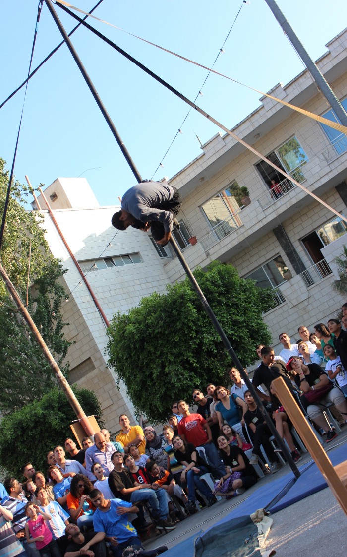 مشاركة مدرسة سيرك فلسطين في مهرجان في رام الله