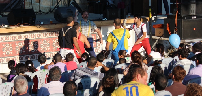 ملمح من عرض لمدرسة سيرك فلسطين في مهرجان الطيبة