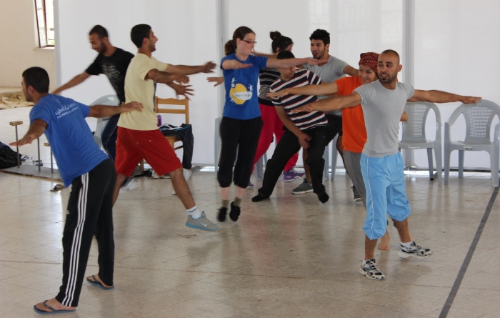 صورة من مدرسة صيفيَّة نظمتها مدرسة سيرك فلسطين في بيرزيت، 2012