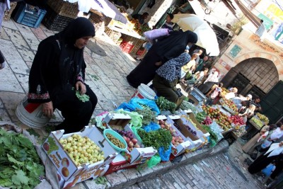 صورة من مدرسة صيفيَّة نظمتها مدرسة سيرك فلسطين في بيرزيت، 2012