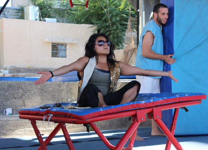 صورة من مدرسة صيفيَّة نظمتها مدرسة سيرك فلسطين في بيرزيت، 2012