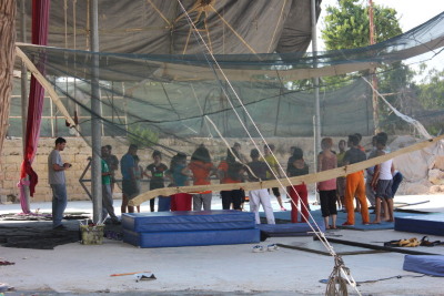 صورة من مدرسة صيفيَّة نظمتها مدرسة سيرك فلسطين في بيرزيت، 2012