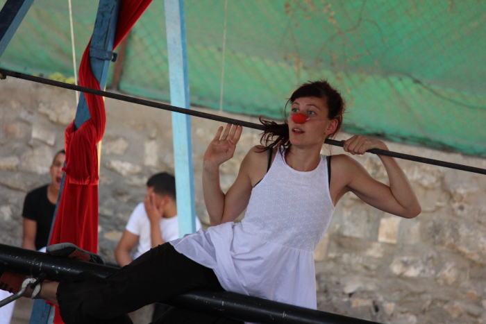 صورة من مدرسة صيفيَّة نظمتها مدرسة سيرك فلسطين في بيرزيت، 2012