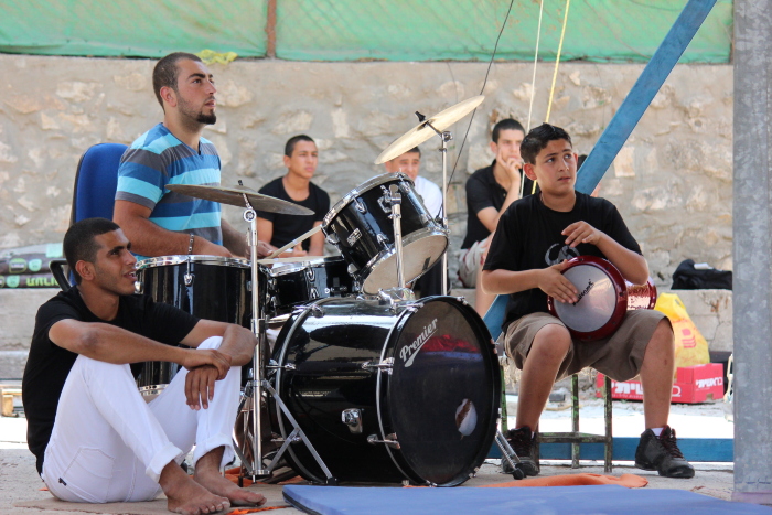 صورة من مدرسة صيفيَّة نظمتها مدرسة سيرك فلسطين في بيرزيت، 2012