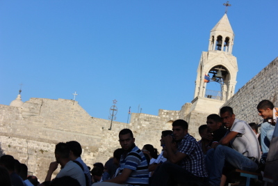 صورة من مدرسة صيفيَّة نظمتها مدرسة سيرك فلسطين في بيرزيت، 2012