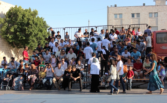 صورة من مدرسة صيفيَّة نظمتها مدرسة سيرك فلسطين في بيرزيت، 2012