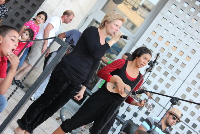 صورة من مدرسة صيفيَّة نظمتها مدرسة سيرك فلسطين في بيرزيت، 2012