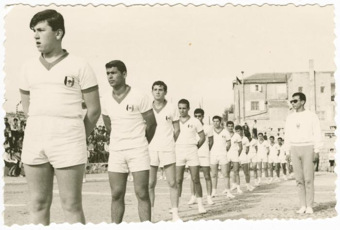 طلبة يستعدون لعرض رياضي، كلية بيرزيت، 1967
