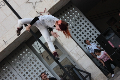 صورة من مدرسة صيفيَّة نظمتها مدرسة سيرك فلسطين في بيرزيت، 2012