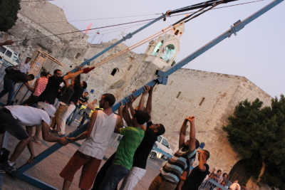 صورة من مدرسة صيفيَّة نظمتها مدرسة سيرك فلسطين في بيرزيت، 2012