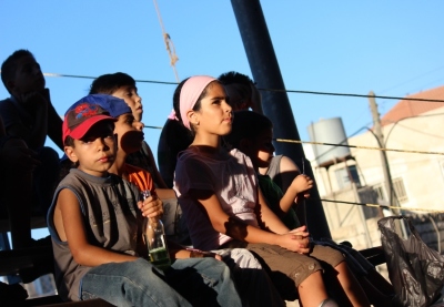 صورة من مدرسة صيفيَّة نظمتها مدرسة سيرك فلسطين في بيرزيت، 2012