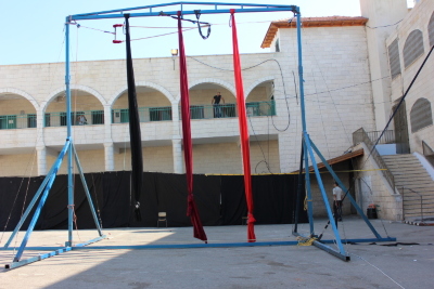 صورة من مدرسة صيفيَّة نظمتها مدرسة سيرك فلسطين في بيرزيت، 2012