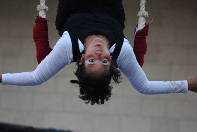 صورة من مدرسة صيفيَّة نظمتها مدرسة سيرك فلسطين في بيرزيت، 2012