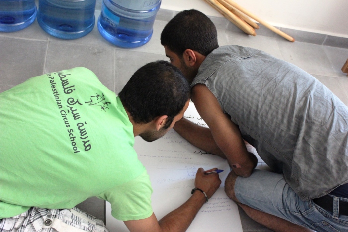 صورة من مدرسة صيفيَّة نظمتها مدرسة سيرك فلسطين في بيرزيت، 2012