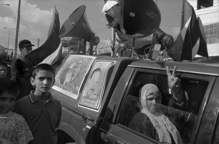 الخليل,آب 2001