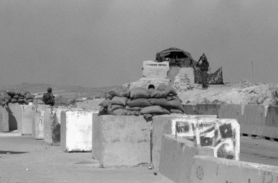 الحاجز العسكري الإسرائيلي المقام على أراضي بلدة قلدنيا، 2001