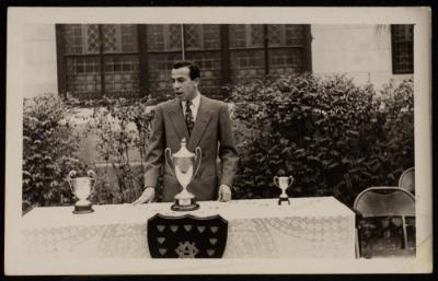 اميل قسطندي يلقي خطاباً في الجامعة الأمريكية، القاهرة، 1952