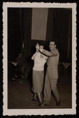 اميل قسطندي وسيدة يرقصان، بيروت، 1953