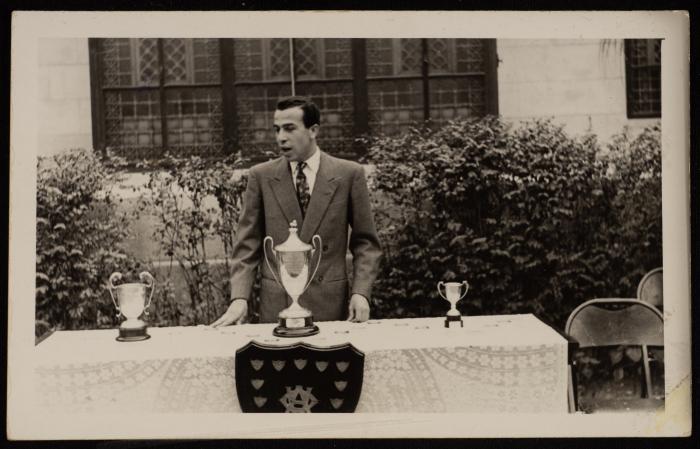 اميل قسطندي يلقي خطاباً في الجامعة الأمريكية، القاهرة، 1952
