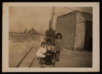 Young Munir, Maggie and Mary, Egypt, 11 April 1947