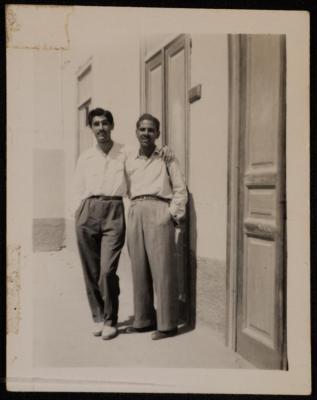 صديقان لاميل قسطندي، عمان، 1950