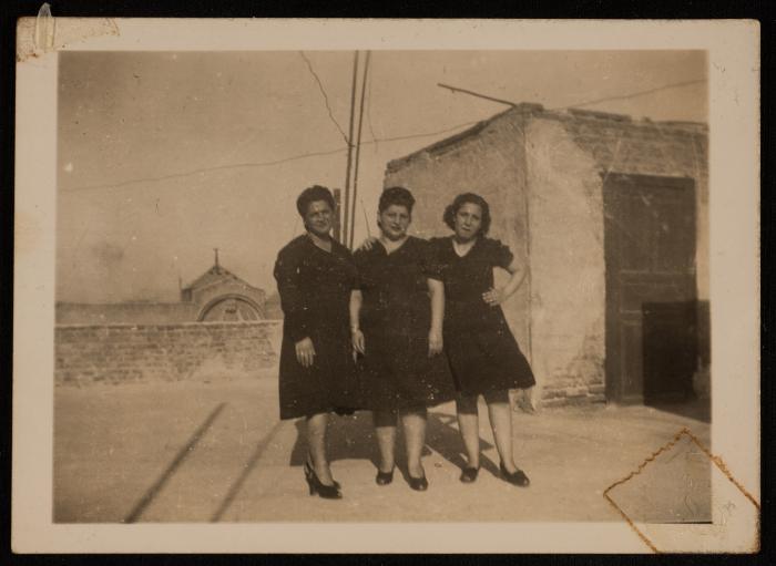 Relatives of Emil Costandi, Egypt, 11 April 1947