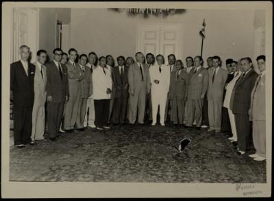 يحيى حمودة مع كميل شمعون وشخصيات عربية،  1953- 1954