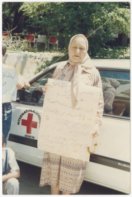 والدة عمر القاسم في اعتصام لإطلاق سراح نجلها، القدس، 22 أيار 1989