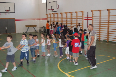 تدريبات لمدرسة سيرك فلسطين