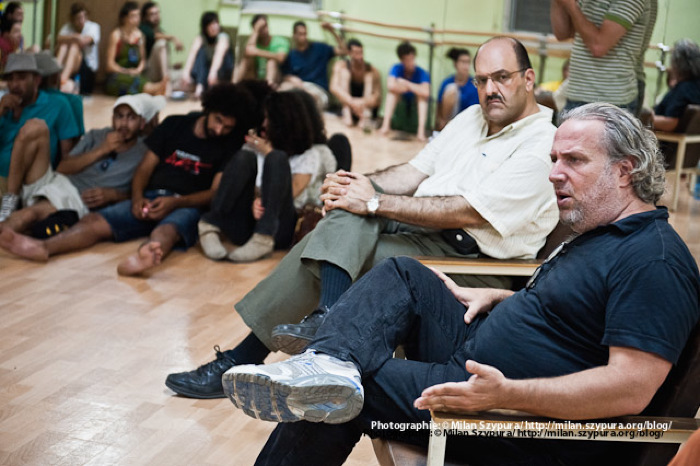 لمحة من السيرك المتنقل في صيف 2011 