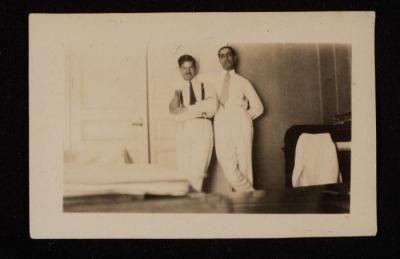 بشارة نصورة برفقة صديقه، القاهرة