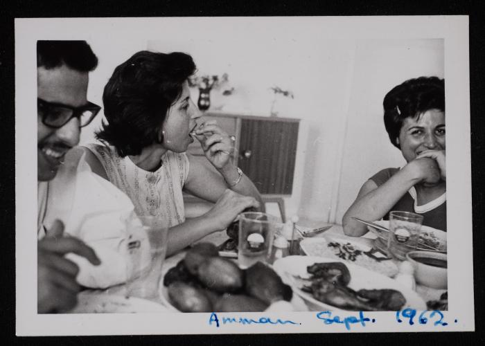 أفراد من عائلة بطشون، عمان، 1962