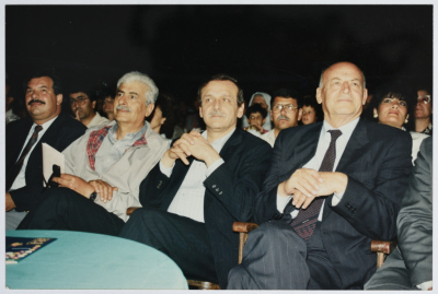 شخصيات فلسطينية خلال مهرجان الطفل الفسلطيني، 1993-1994