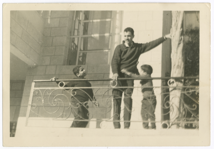 خالد القاسم في مدرسة الروضة، القدس، سبعينيات القرن العشرين