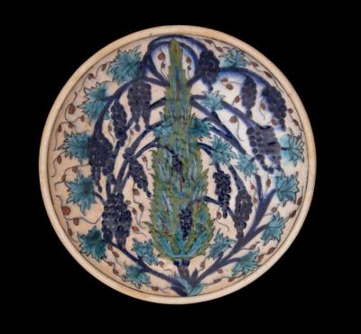 Armenian ceramics plate produced by the Tiles of the Dome of the Rock Workshop, Jerusalem,1919 - 1948