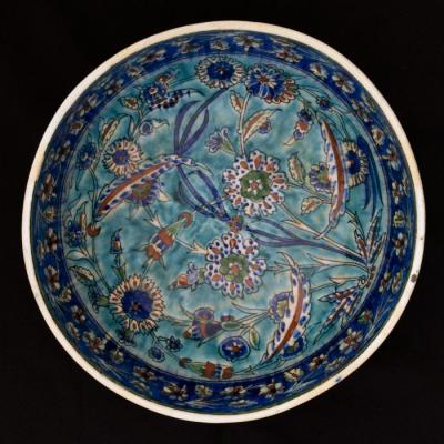 Armenian ceramics plate produced by the Tiles of the Dome of the Rock Workshop, Jerusalem,1919 - 1948