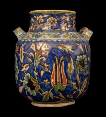 Armenian ceramic vase produced by the Dome of the Rock Tile Workshop, Jerusalem, 1919-1948