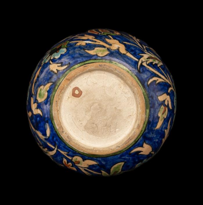 Armenian ceramic vase produced by the Dome of the Rock Tile Workshop, Jerusalem, 1919-1948