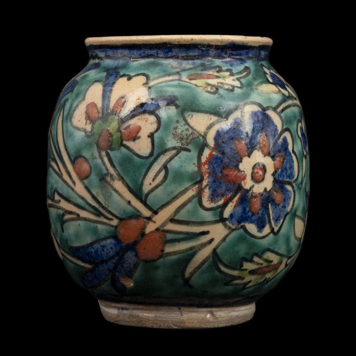 زهرية (مزهرية)  خزف أرمني من إنتاج مشغل قبة الصخرة، القدس، 1919 -1948