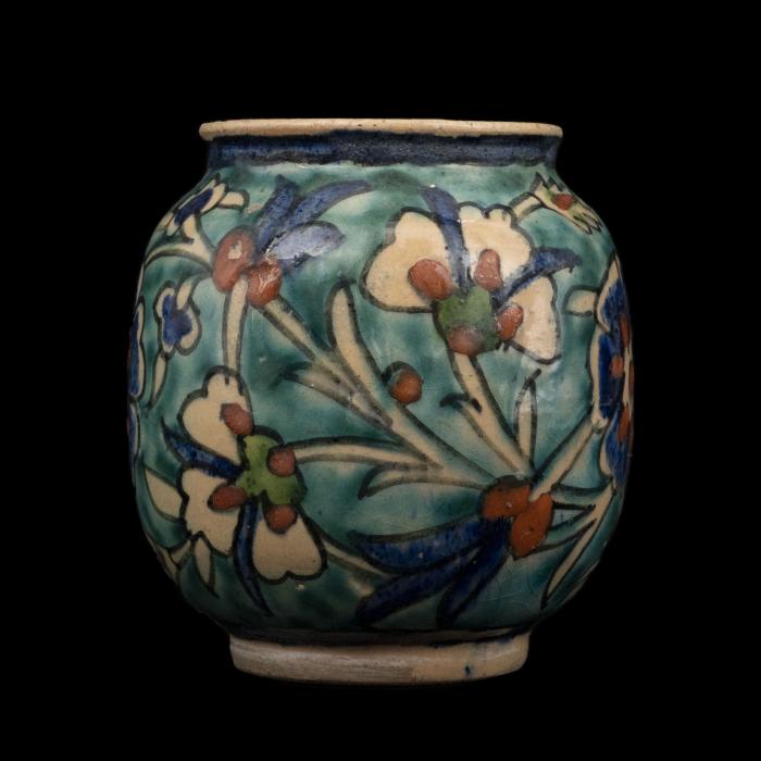 زهرية (مزهرية)  خزف أرمني من إنتاج مشغل قبة الصخرة، القدس، 1919 -1948