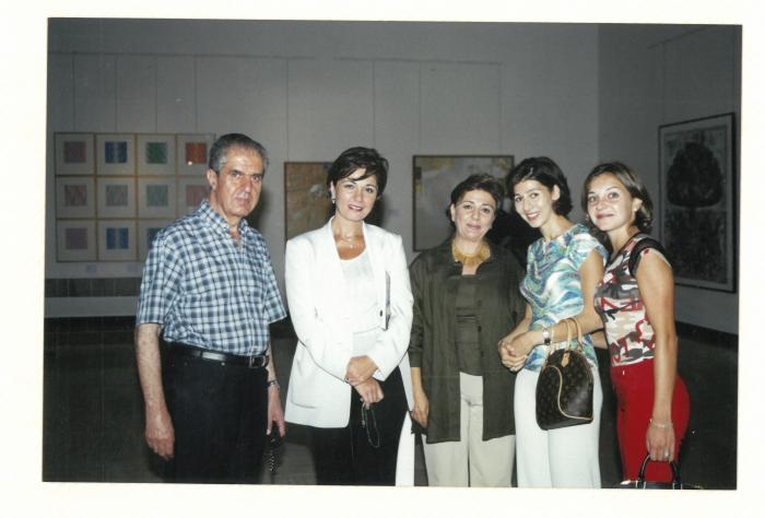 صورة من افتتاح معرض محترفات عربية، بيروت، 2001 