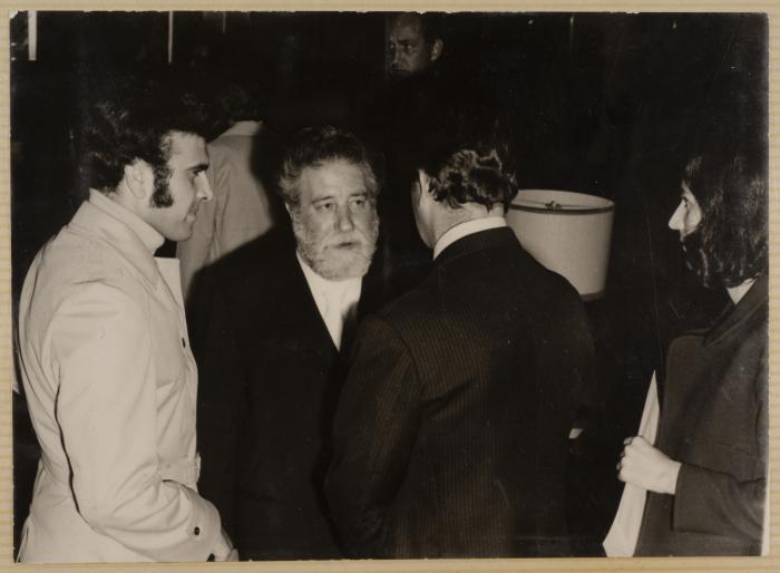 صورة تجمع نهى بطشون مع الفنان أرنالدو مينيانتي،  عمّان، 1972