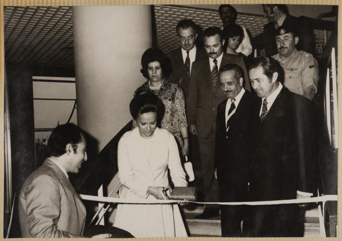 الأميرة منى تفتتح معرض الربيع للفنون الجميلة، عمّان، 1972