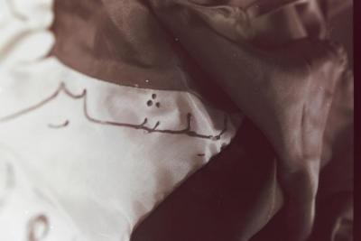 قطعة من مقتنيات معرض مائة شهيد - مائة حياة، شباط 2001