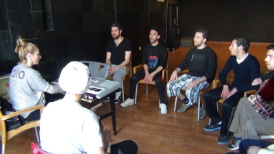 تدريب صوت لطلّاب أكاديمية الدراما التابعة لمسرح القصبة عام 2014 